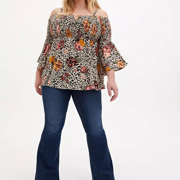 Torrid Sz 1 Babydoll Crinkle Gauze Smocked Cold Shoulder Top - Picture 6 of 7